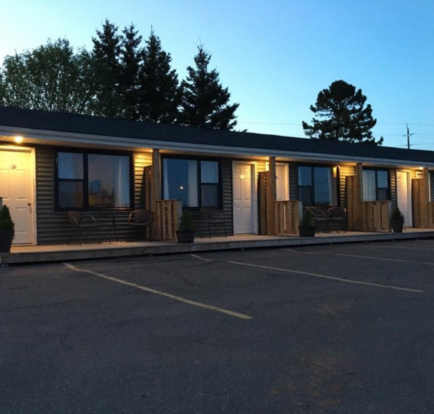 Royalty Maples Motel & Cottages